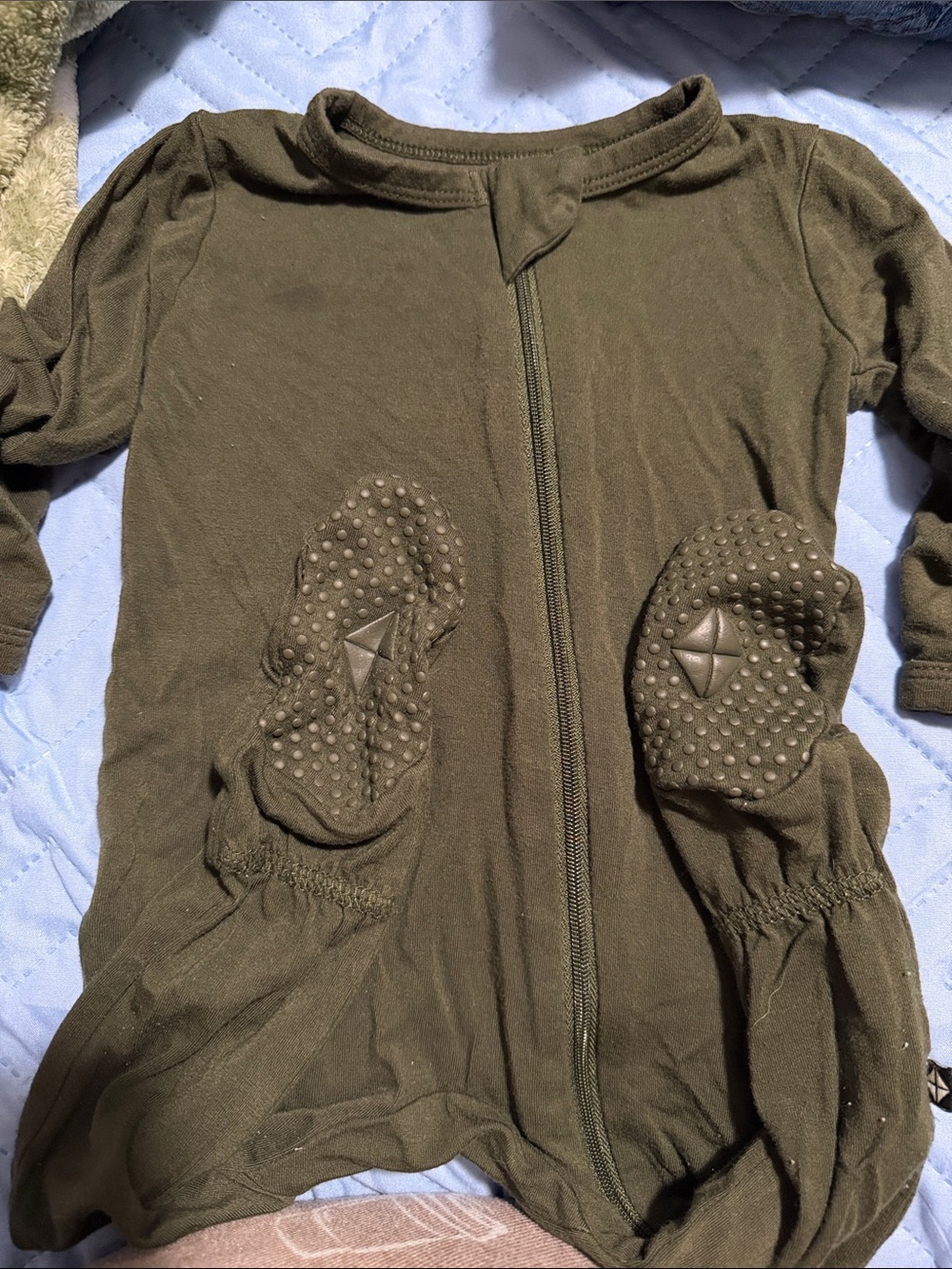 Kyte BABY Olive Green Zip-Front Puffer Sleep Suit